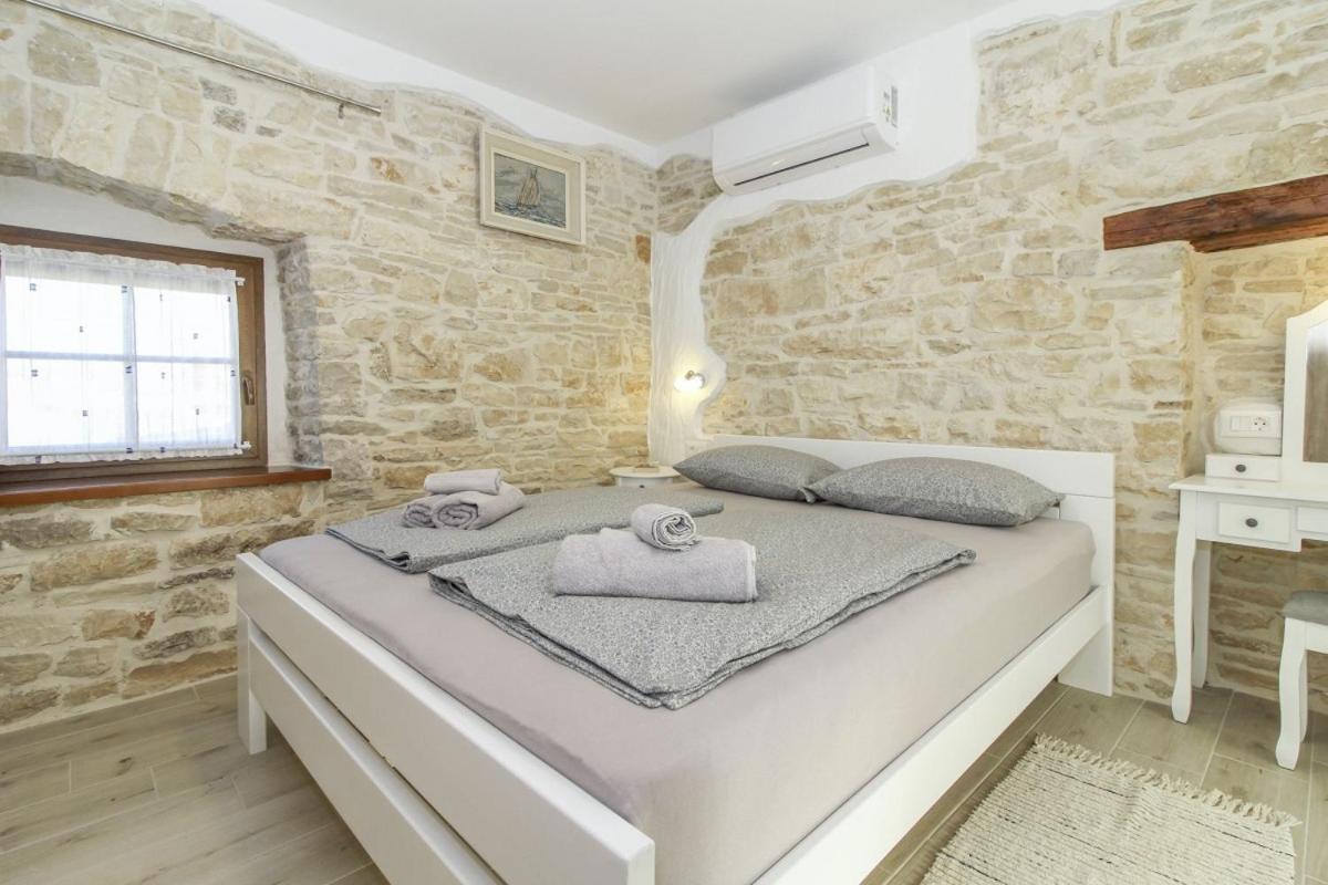 Villa Olea In Barat - Haus Fuer 6-8 Personen Kanfanar Ngoại thất bức ảnh